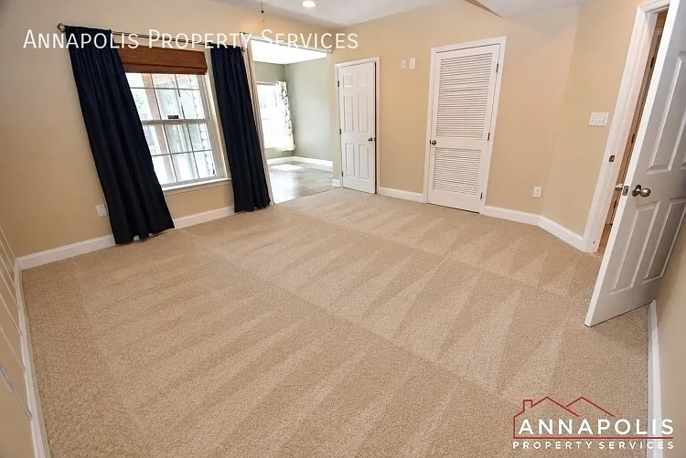888 Stonehurst Ct — Photo 12