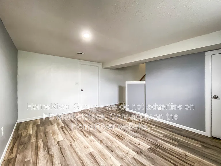 4344 Parallel Pkwy — Photo 10