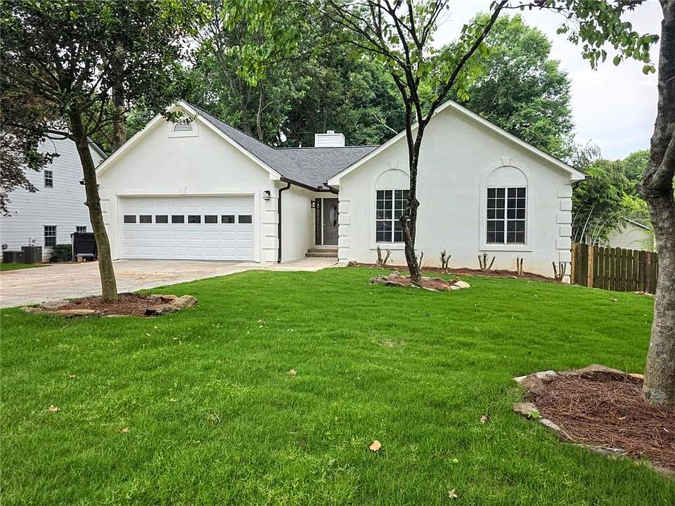 1st image of 2620 Logan Way