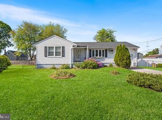 21 Berg Ave, Hamilton, NJ 08610