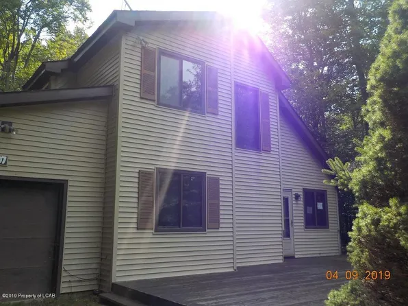 25 Cayuga Dr, Gouldsboro, PA 18424