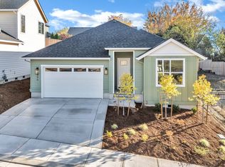 996 E Rork Ct, Newberg, OR