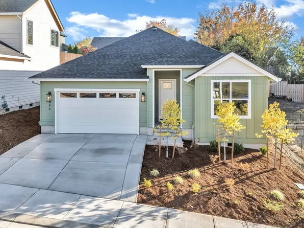 996 E Rork Ct, Newberg, OR 97132