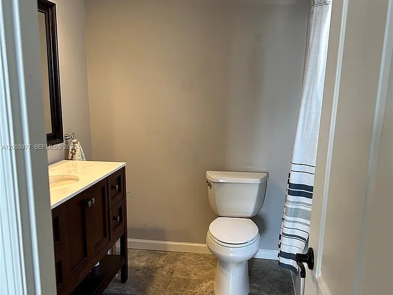 427 Golden Isles Dr #14E — Photo 8