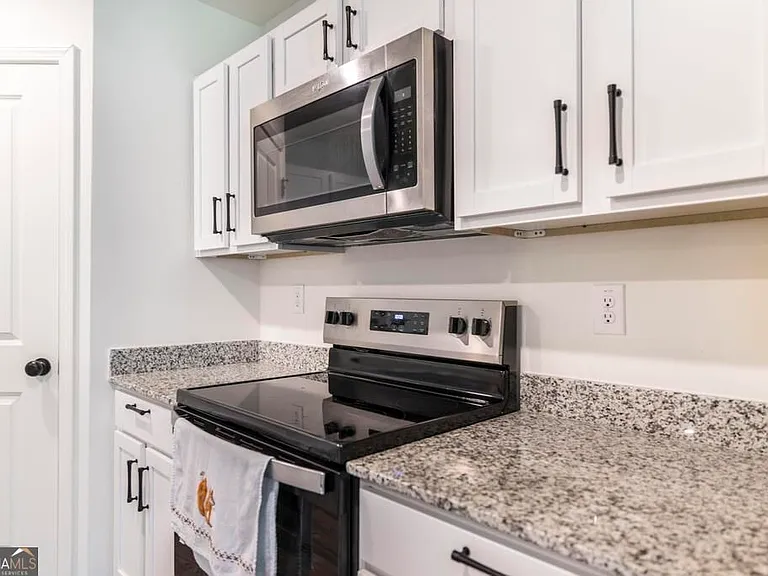 182 Lochwolde Dr — Photo 10