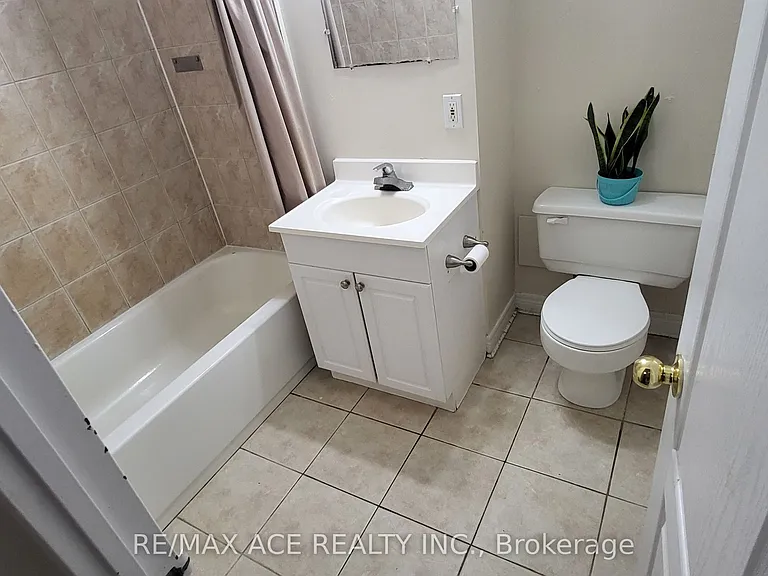 10 Stonehill Ct #107 — Photo 15