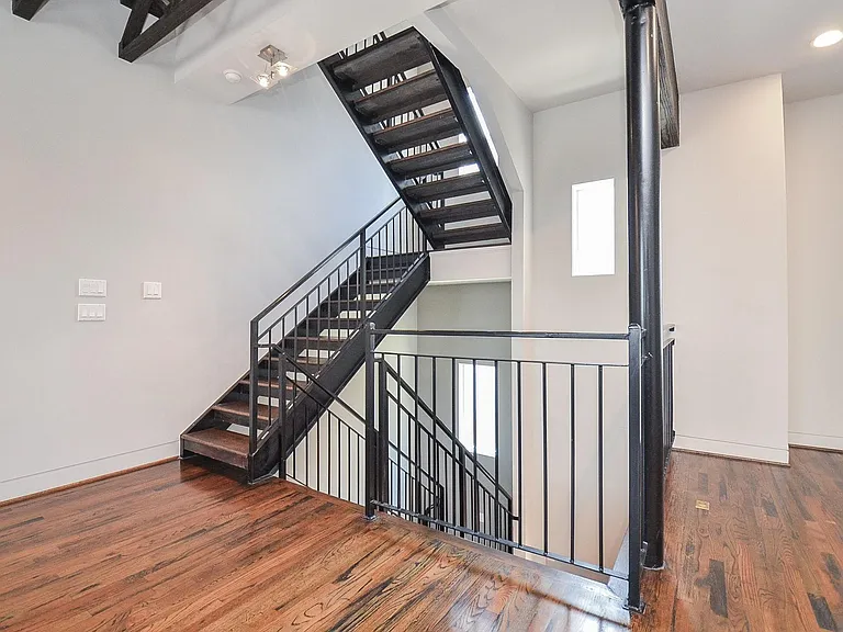 4708 Crawford St — Photo 5