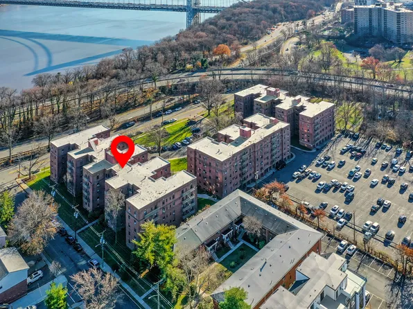 2337 Hudson Terrace image 2 of 23