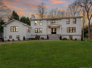 21 Tanglewood Ln, Stamford, CT 06903