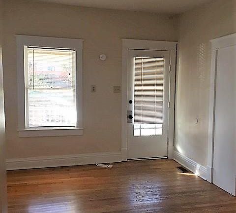 2nd image of 4615 Mercier St