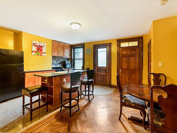 3rd image of 121 Hancock St