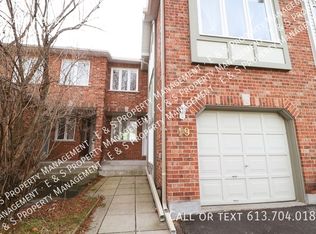 19 Ashpark Cres #1, Ottawa, ON K1T3N8