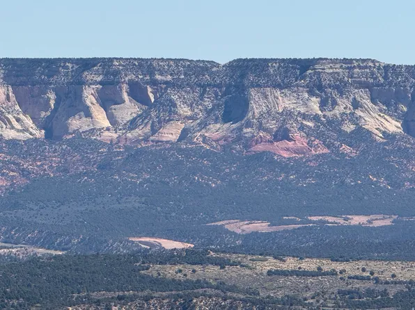 3 S Mineral Springs Rd, Mount Carmel, UT 84755