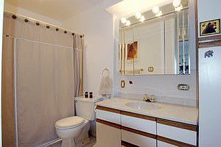 4th image of 1103 S Hunt Club Dr APT 221