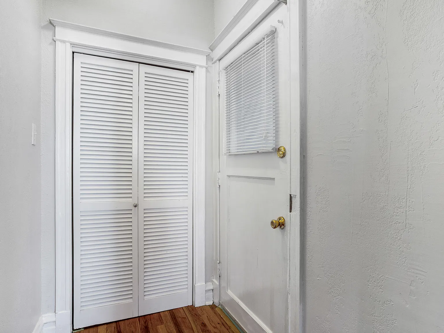 3 bed, $2,000 — Photo 3