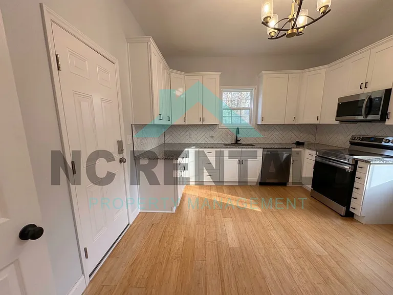 234 S Academy St — Photo 7