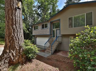 7964 Patos Ln, Clinton, WA 98236