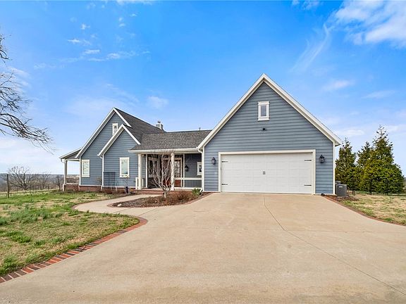 4th image of 17999 Blue Springs Rd