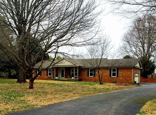 238 Hickory Heights Ct, Bowling Green, KY 42104