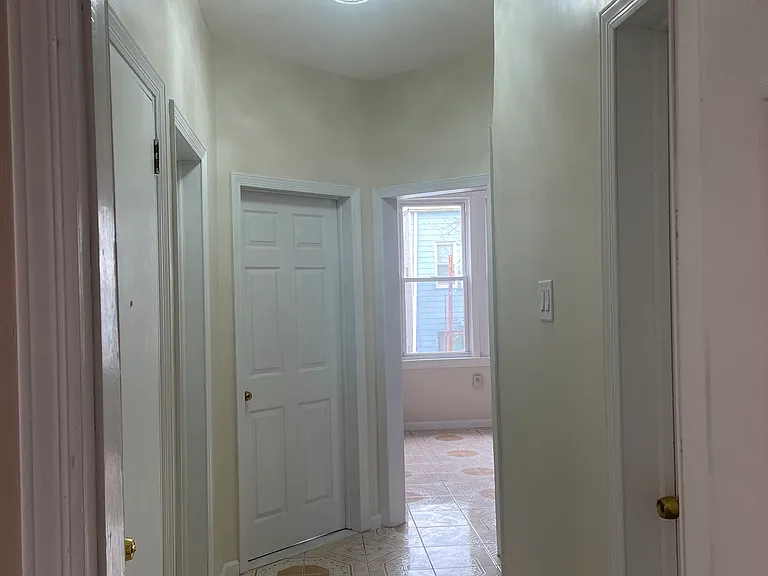 220 Custer Ave #2 — Photo 8