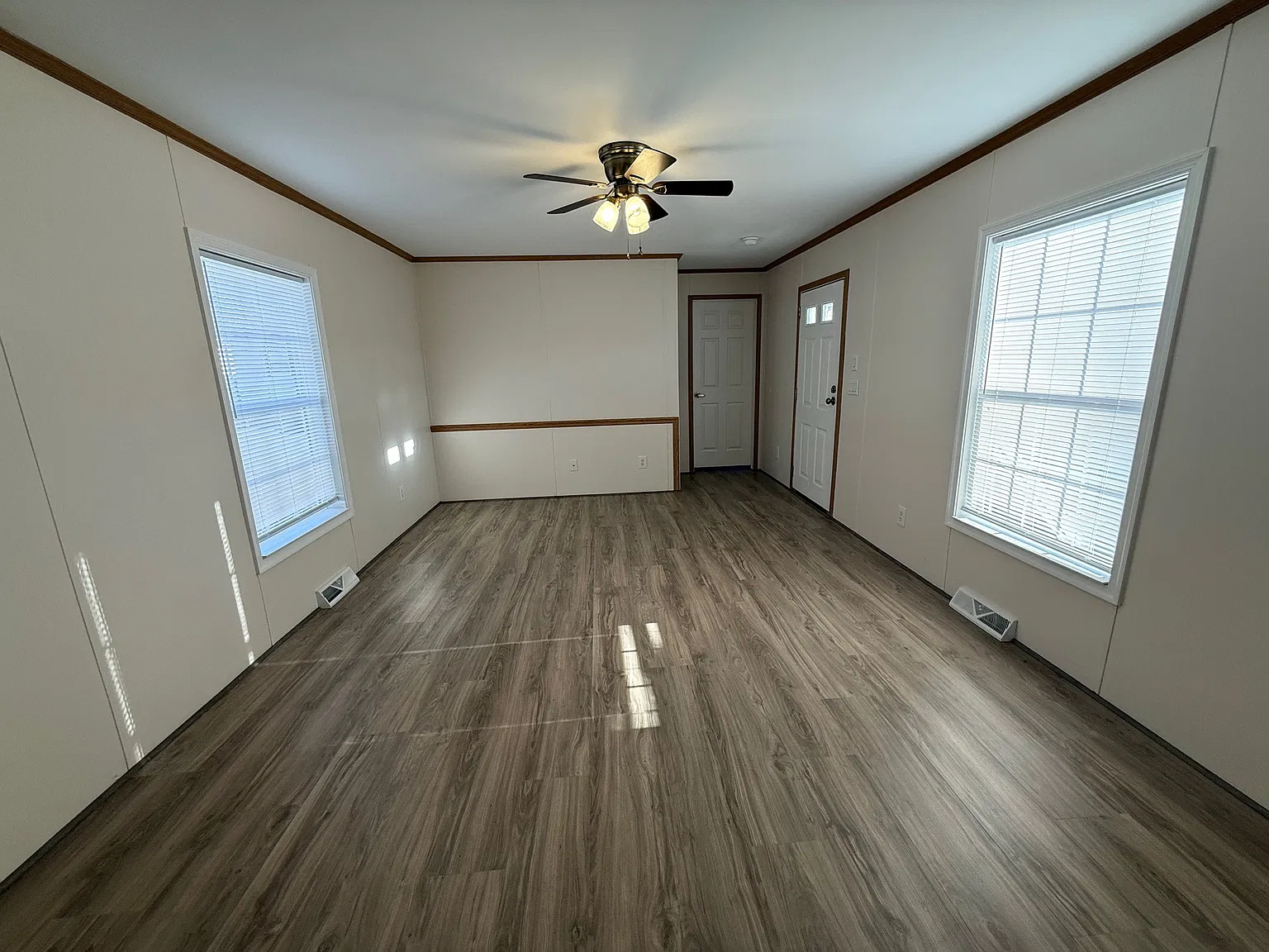 2 bed, 840 sqft, $1,635 — Photo 2
