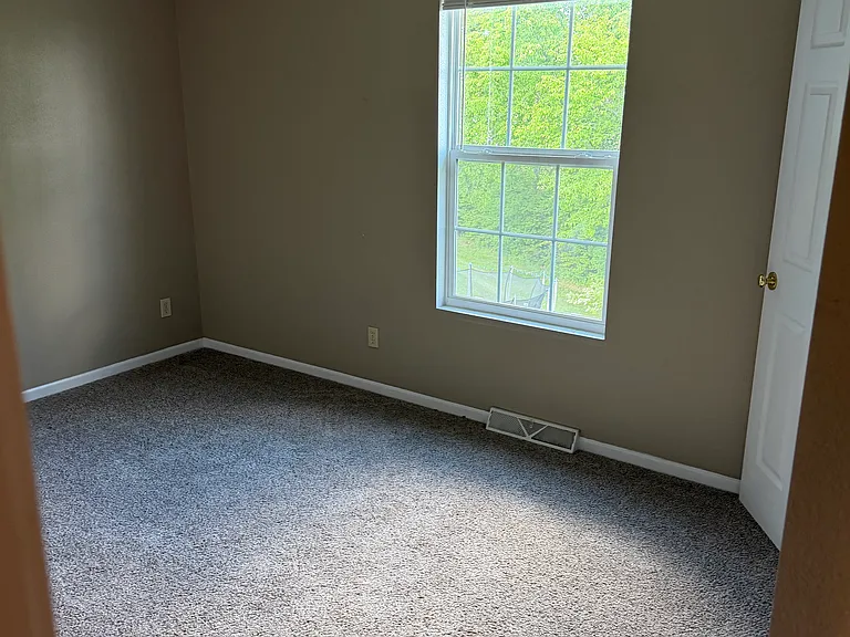 406 Morgan Dr #B — Photo 4