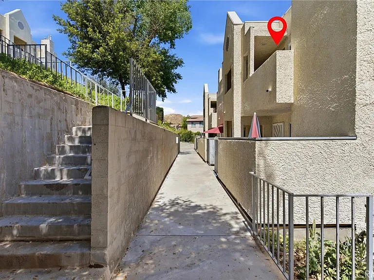18209 Sierra Hwy #30 — Photo 4