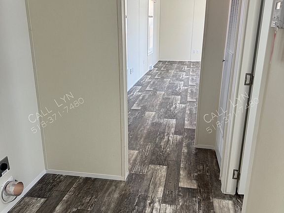 5th image of 10 Saratoga Dr
