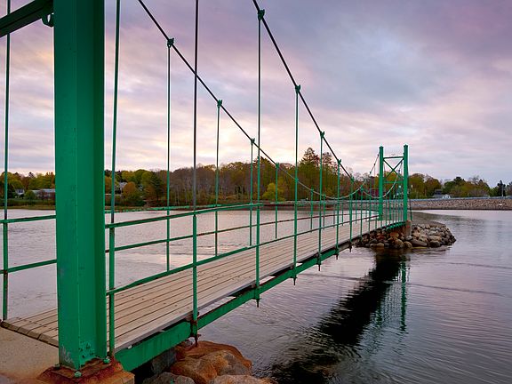 Nearby Wiggly Bridge (across the street)