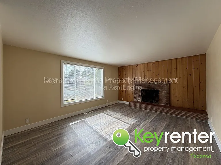 3620 E South St — Photo 2