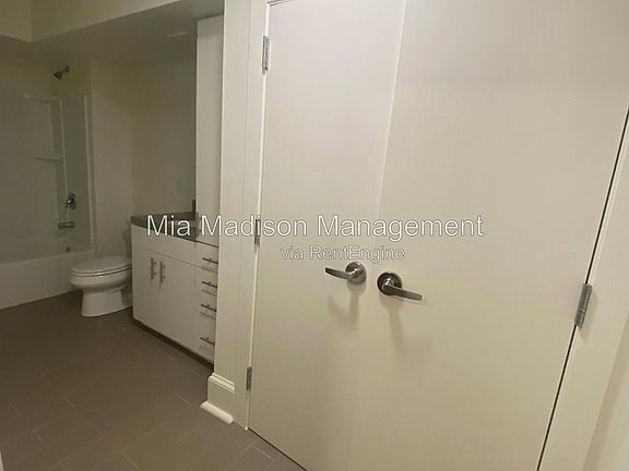 5th image of 328 Barnard St #207