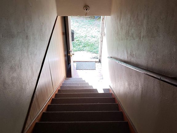 2nd image of 903 Garland Ave