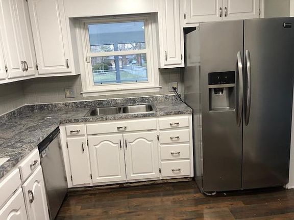 Kitchen new countertop & floor