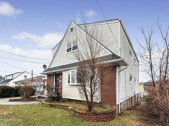 2nd image of 166 Roquette Ave