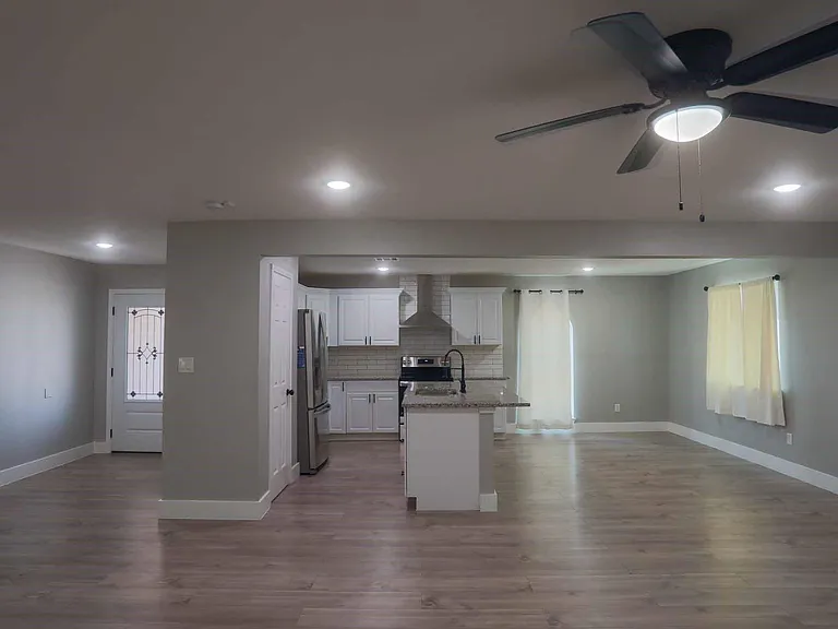 6703 Winfield Rd — Photo 5