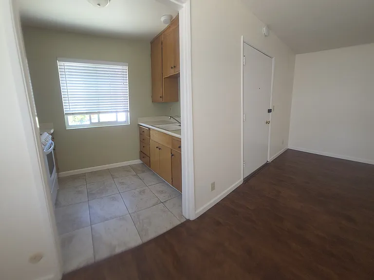 415 S 8th St #6 — Photo 12