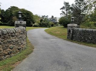 30 Hammersmith Rd #3, Newport, RI 02840