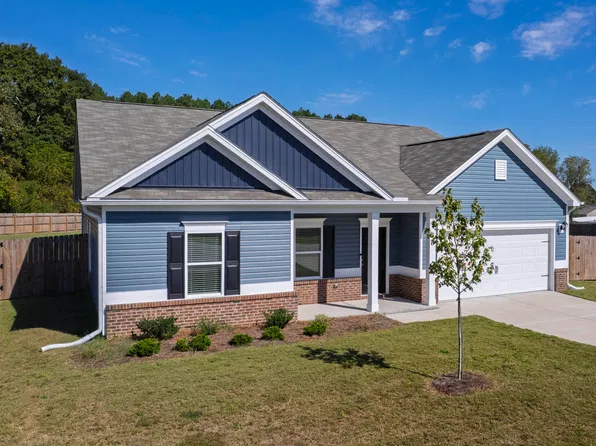 220 Citizens Ct, Four Oaks, NC 27524