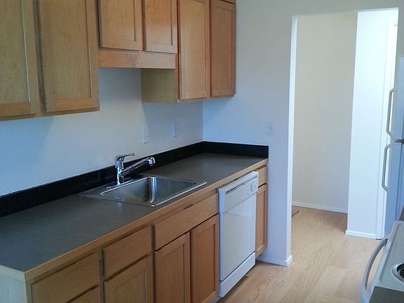 5th image of 810 Taylor Ave N APT 328