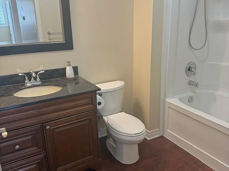 320 Vine St #2B — Photo 5