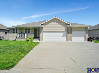 10140 N 152nd St, Waverly, NE 68462