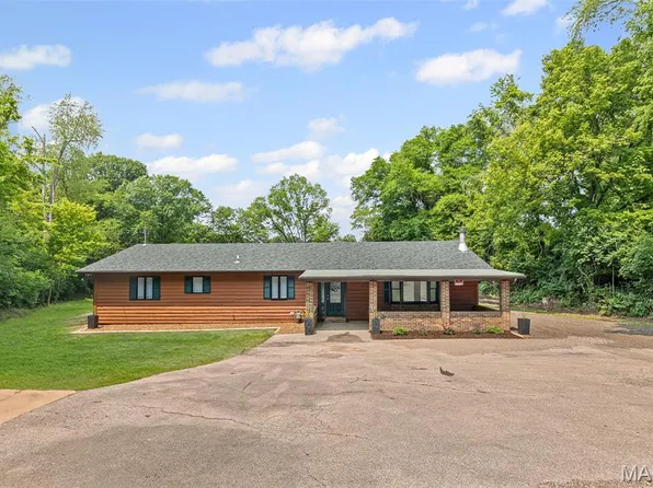 13 Edding Ln, Fairview Heights, IL 62208