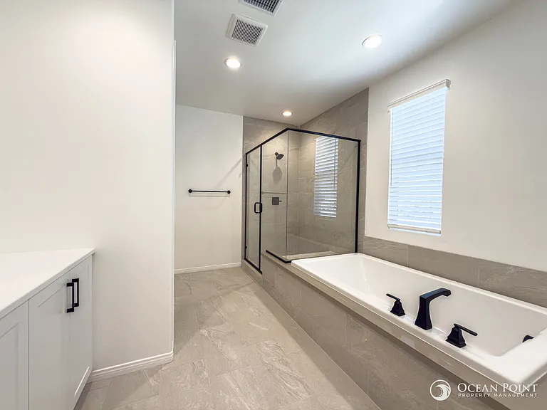 405 Wisteria St — Photo 18