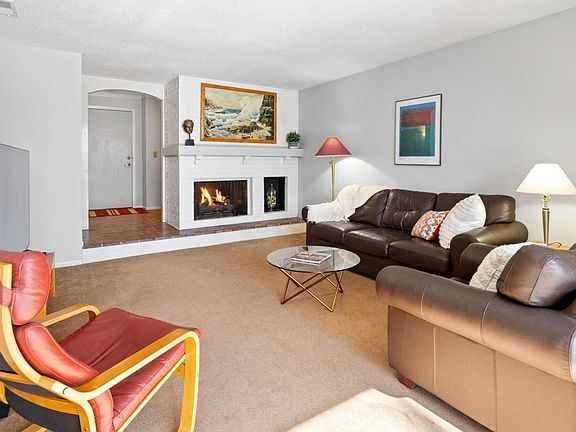 4th image of 6075 Lincoln Dr APT 211