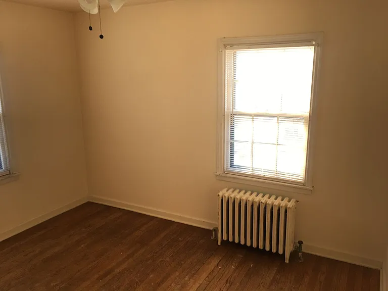 402 Grand Ave — Photo 21