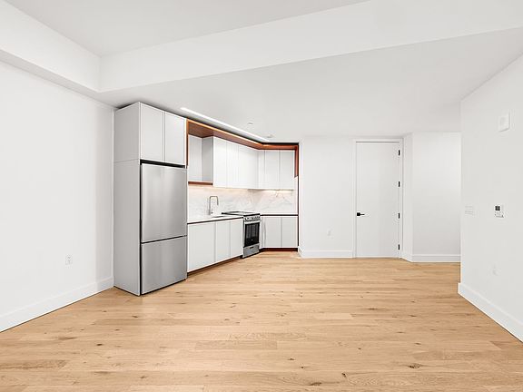 4th image of 570 Fulton St #20J