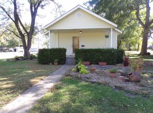 702 Ottawa Ave, Baxter Springs, KS 66713