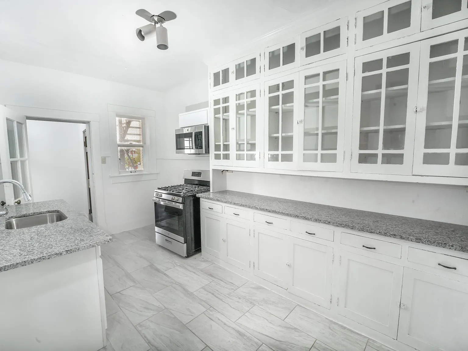 The Fairfax - 800 Prospect Street — Photo 4