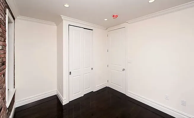 Rented by Avenues Real Estate | media 9