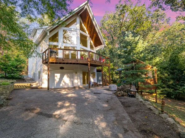 431 E Myrtle Ave, Beverly Shores, IN 46301